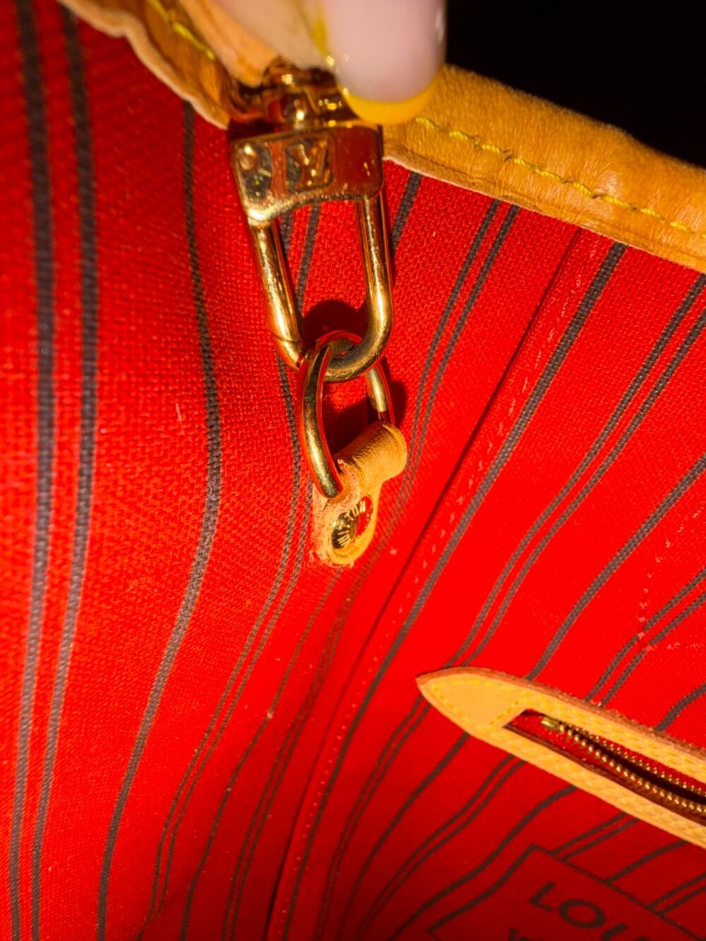 Louis Vuitton Neverfull MM Monogram w/ Cherry Interior | Includes Pochette - Picture 15 of 16